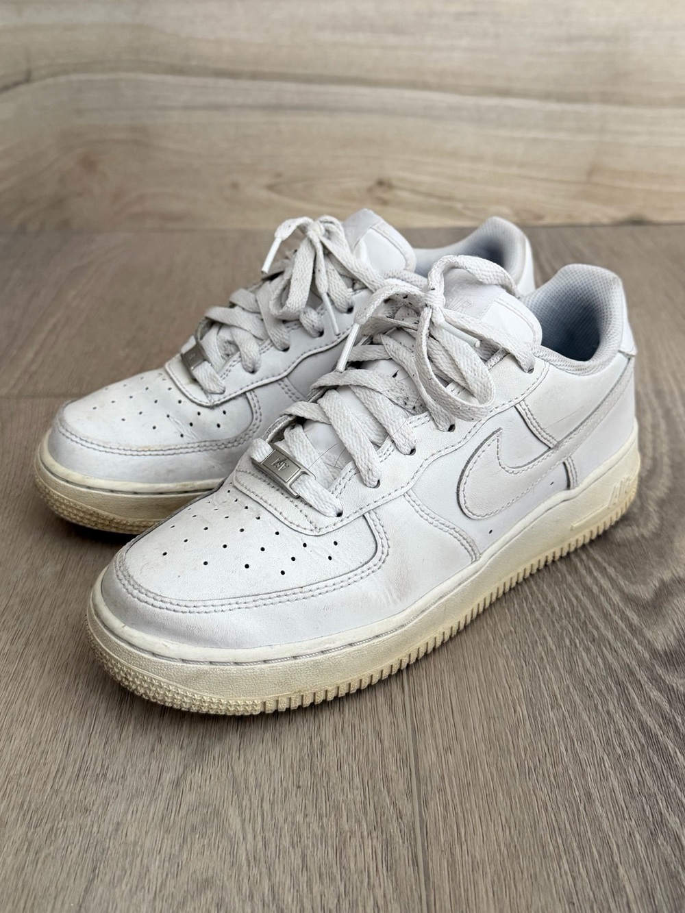 Nike White Kids Low-Top Sneakers with Off-White Sole